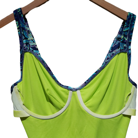 Title Nine - Picture 8 of 12